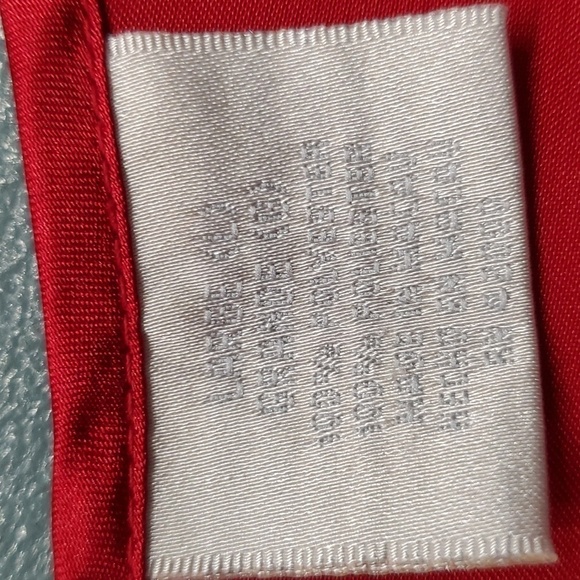 DELICATE TREASURES, red satin nightgown. Size‎ large. Adjustable straps. … - Picture 8 of 10